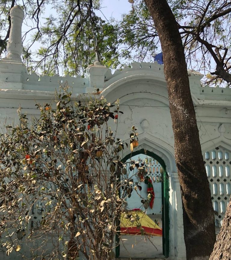 Main entrance, Puranapul Dargah