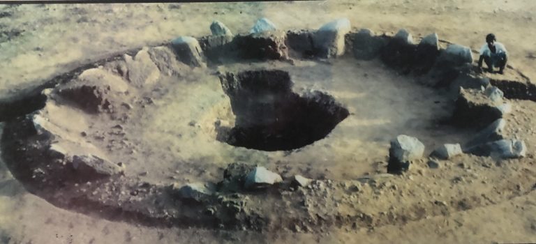 Pit Burial, Upperu