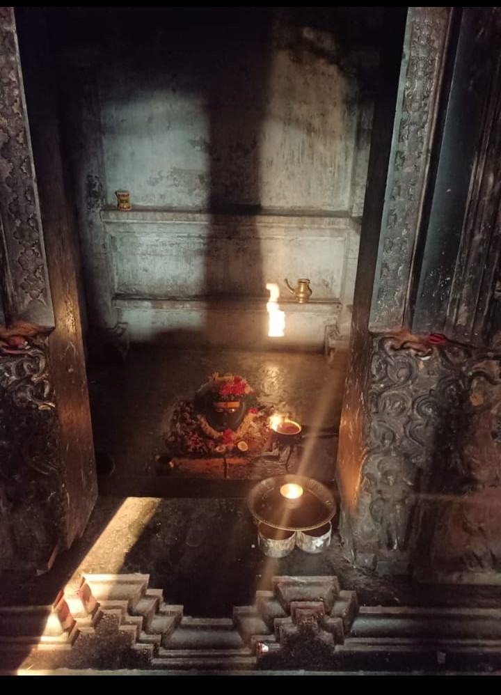 Chaya or shadow behind the Lingam that can be seen throughout the day. Chaya Someshwara temple,Panagal.