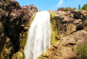 The 100ft Gayatri fall in its full force. © Telangana Tourism