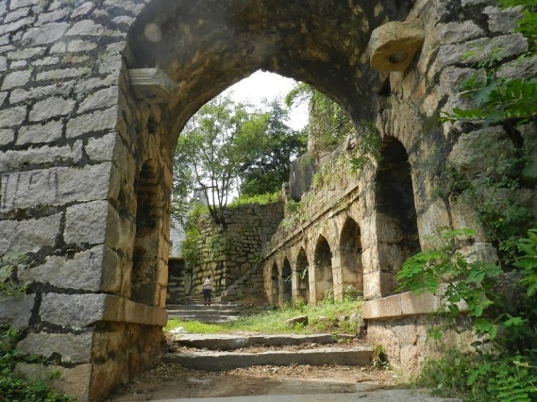 One of the arches of the fort, Medak Fort. Source : trawell.in