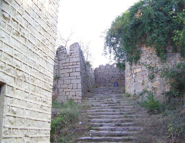 The path at the fort, Medak Fort. Source : Wikipedia